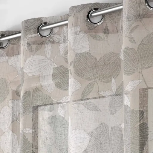 Voálová záclona s motívom ginkgo listu zakončená očkami