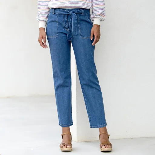 Rovné džínsy s vysokým pásom a opaskom na zaviazanie