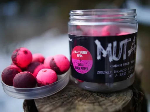 G.b.u. vyvážené boilies mutant strawberry punk chilli black pepper 130 g - 20 mm