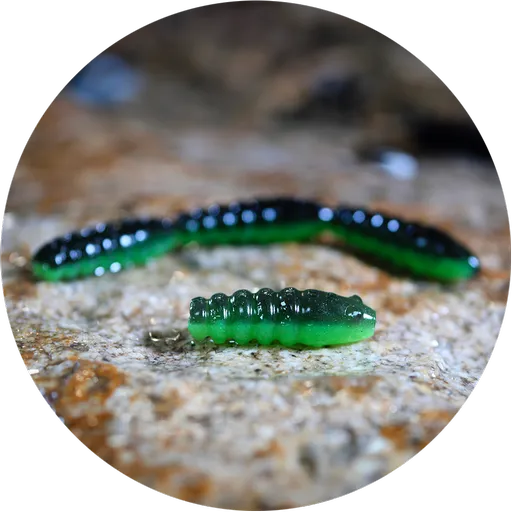 Redbass gumová nástraha trout grub black/green - 3x33 mm