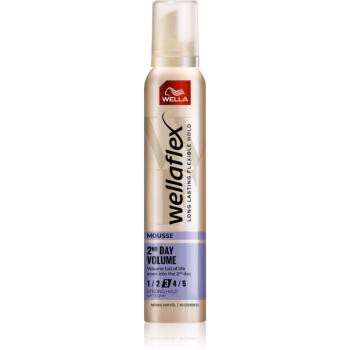 Wella Wellaflex 2nd Day Volume penové tužidlo pre objem Vol 3 200 ml