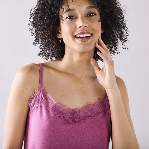 Top s výstrihom do V lemovaný čipkou