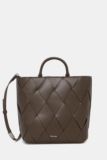 Kabelka Calvin Klein hnedá farba, K60K613176