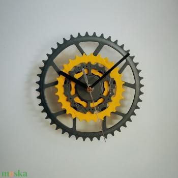 recyclock MES-013 - falióra újrahasznosított kerékpár alkatrészekből