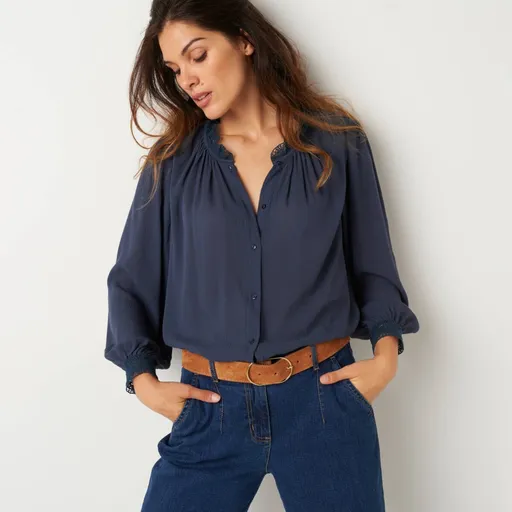 Jednofarebná košeľová blúzka s macramé