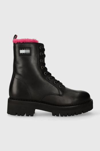 Kožené workery Tommy Jeans TJW W URBAN BOOT SMOOTH LTR WL dámske, čierna farba, na plochom podpätku, zateplené, EN0EN02402