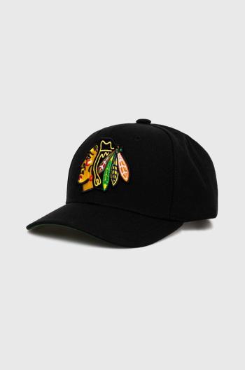 Šiltovka Mitchell&Ness NHL CHICAGO BLACKHAWKS čierna farba, s nášivkou