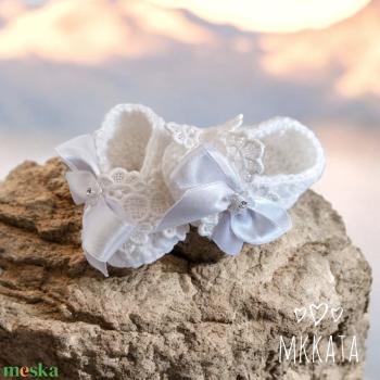 Horgolt baba cipő 0-6 hó