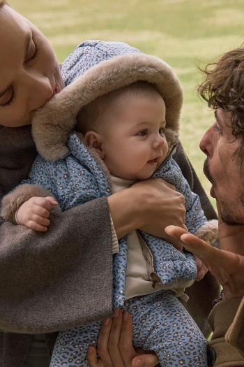 Detská obojstranná bunda Mayoral Newborn modrá farba, 2404