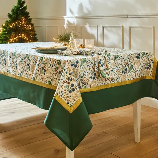 Obrus s potlačou lesných motívov