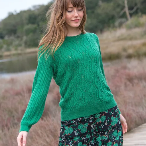 Ažúrový pulóver s dlhými rukávmi