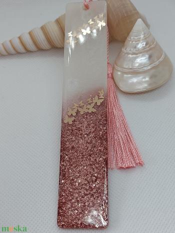 Rózsaarany (rose gold) műgyanta könyvjelző pillangókkal