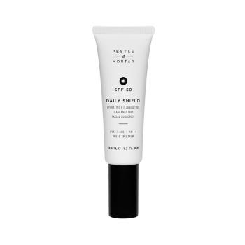 Pestle & Mortar Hydratačný a rozjasňujúci pleťový krém SPF 50 Daily Shield (Facial Sunscreen) 50 ml