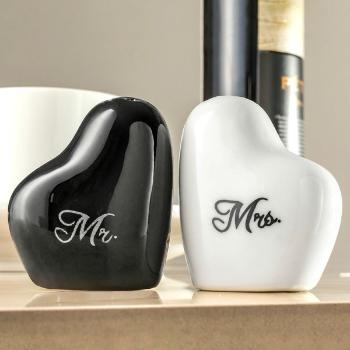 Soľnička a korenička srdcia Mr. & Mrs.
