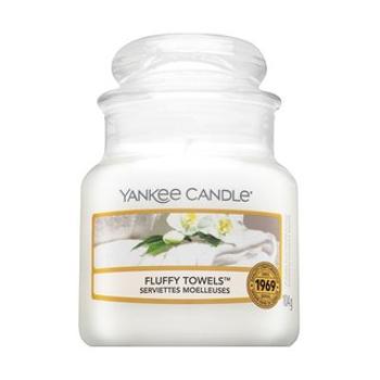 Yankee Candle Fluffy Towels vonná sviečka 104 g