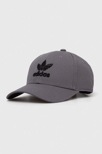 Bavlnená šiltovka adidas Originals šedá farba, s nášivkou,  IL4844