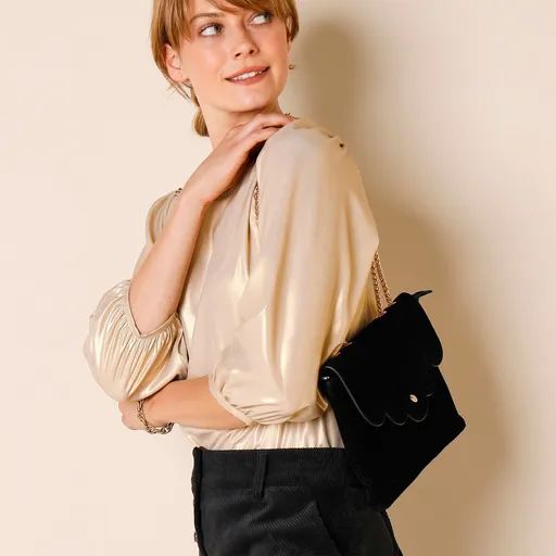 Kabelka so zvlneným zakončením, zamatový vzhľad