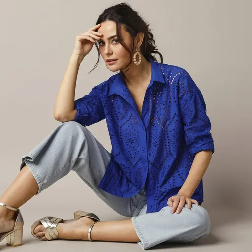 Košeľová blúzka s madeirovou výšivkou