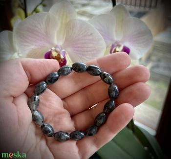 Larvikit nugget ásvány karkötő