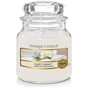 YANKEE CANDLE Classic malá Fluffy Towels 104 g (5038580004441)