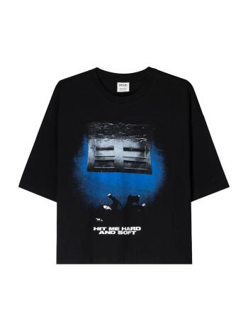 Bershka Póló 'BILLIE EILISH HIT ME'  kék / fekete / fehér