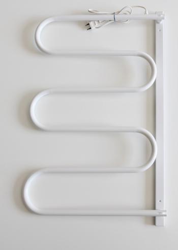 OLSEN SPA Elektrický sušák otočný Barva Bílá, Materiál Komaxit, Rozměr radiátoru ES 3 35 x 865 x 580 mm, Výkon 83 W OLBES3OB