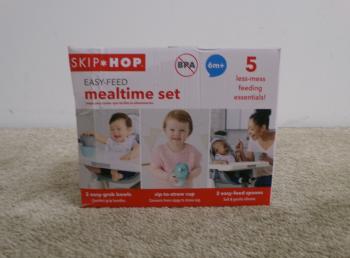 SKIP HOP Set jedálenský s hrnčekom 5 ks Easy-Feed Mealtime Set Teal/Grey 6m+