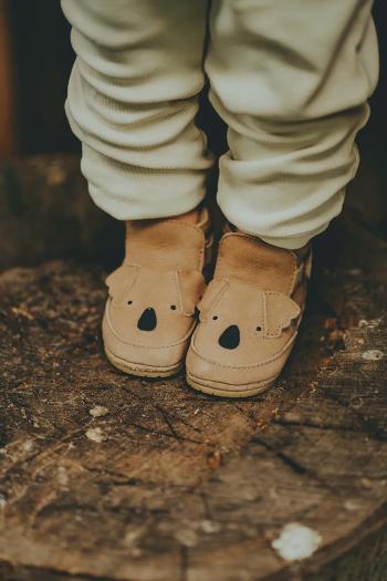 Semišové topánky pre bábätká Donsje Morris Sneakers Koala béžová farba, 1036303