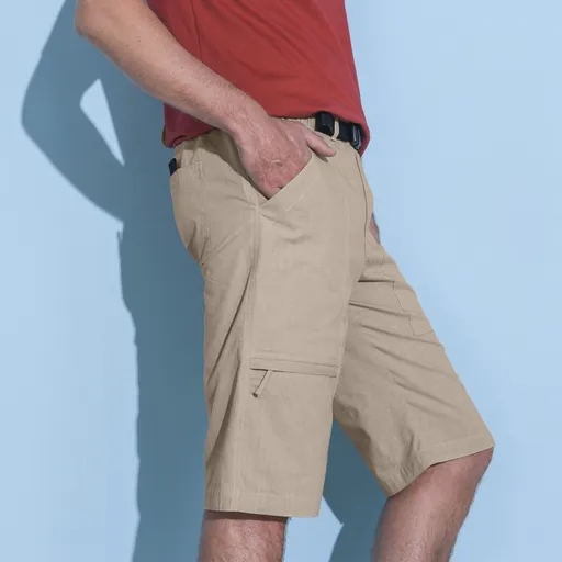 Bermudy s pružným pásom a vreckami a zladeným opaskom