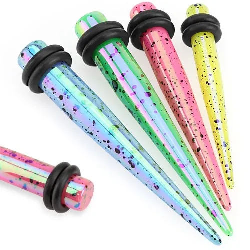 Farebný akrylový taper pofŕkaný čiernou farbou, dve čierne gumičky - Hrúbka: 3 mm, Farba piercing: Žltá