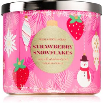 Bath & Body Works Strawberry Snowflakes vonná sviečka 411 g