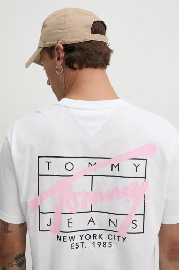 Bavlnené tričko Tommy Jeans pánske, biela farba, s potlačou, DM0DM20594