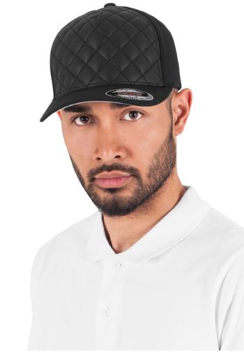 Urban Classics Diamond Quilted Flexfit black - S/M