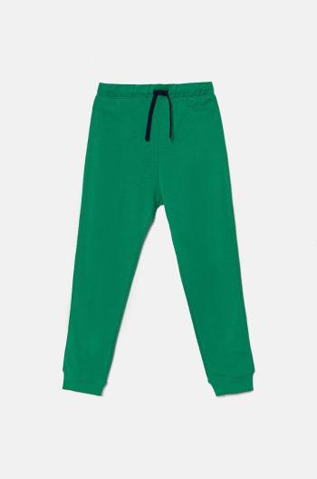 Detské bavlnené nohavice United Colors of Benetton zelená farba, jednofarebné, 3J68CF058