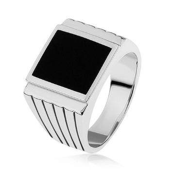 Strieborný 925 prsteň, čierny obdĺžnik a ryhy na ramenách - Veľkosť: 58 mm