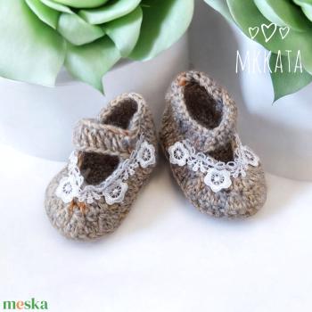 Horgolt baba cipő 0-6 hó