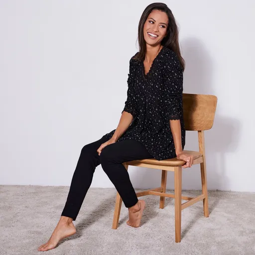 Pyžamo s legínami a dlhými rukávmi, čipkované zakončenie