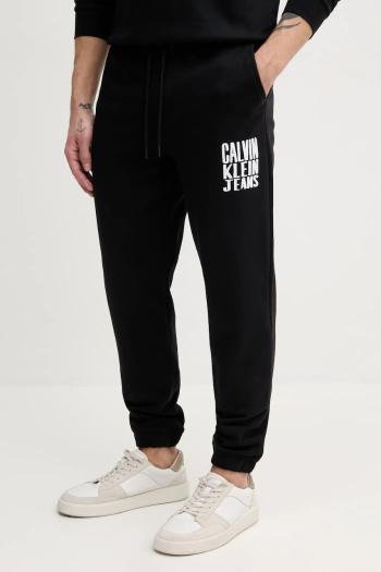 Bavlnené tepláky Calvin Klein Jeans pánske, čierna farba, s potlačou, J30J327535