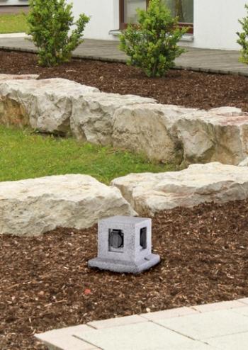 Záhradná zásuvka Trio Garden Socket sivá 9963-11