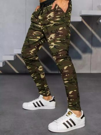 Hnedé pánske maskáčové tepláky.