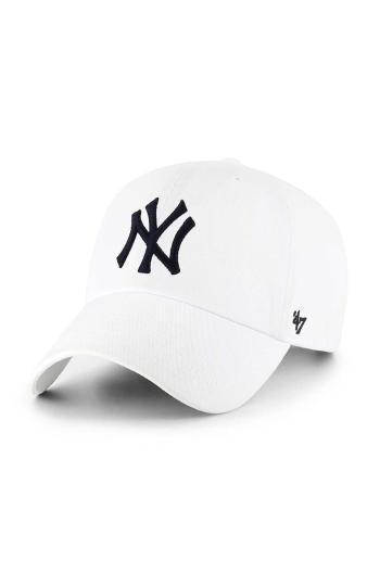 Bavlnená šiltovka 47 brand MLB New York Yankees biela farba, s nášivkou, B-RGW17GWS-WHA