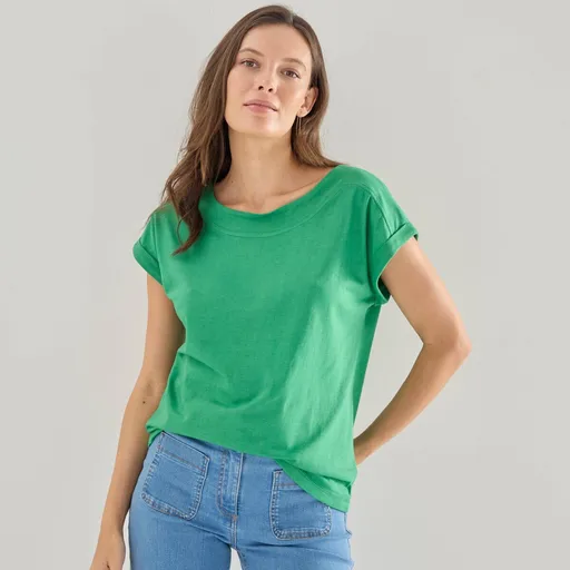 Jednofarebné tričko s lodičkovým výstrihom a krátkymi rukávmi