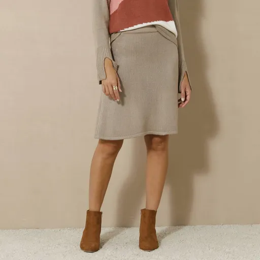 Krátka úpletová sukňa
