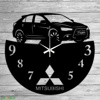 MITSUBISHI bakelit óra