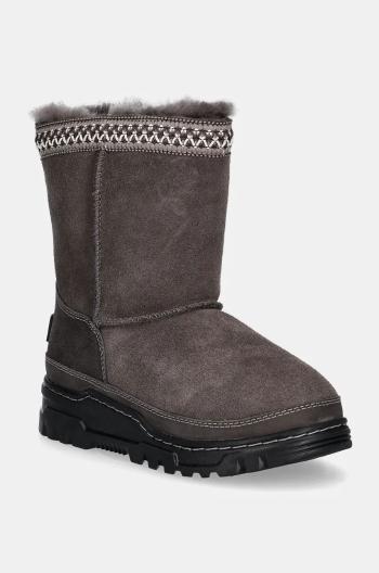 Detské snehule UGG KIDS CLASSIC SHORTRAILGAZER hnedá farba, 1157694K