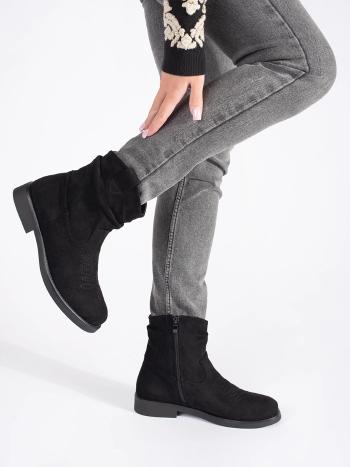 Trendy dámske čierne členkové topánky na platforme