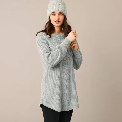 Dlhý pulóver so vzorom a gombíkmi na manžetách