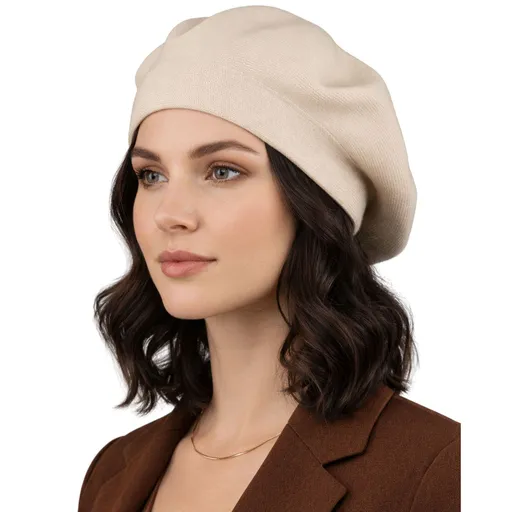 Dámska baretka z akrylu v svetlobéžovej farbe