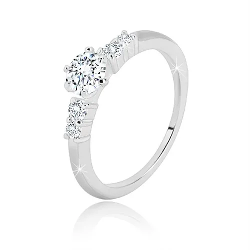 Prsteň zo striebra 925 - trblietavý zirkón v kotlíku, menšie zirkóny po stranách - Veľkosť: 49 mm