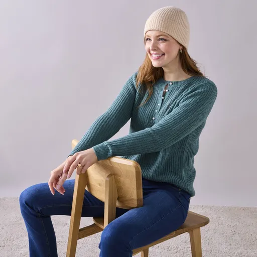 Pulóver s tuniským výstrihom a hladkým pleteným vzorom